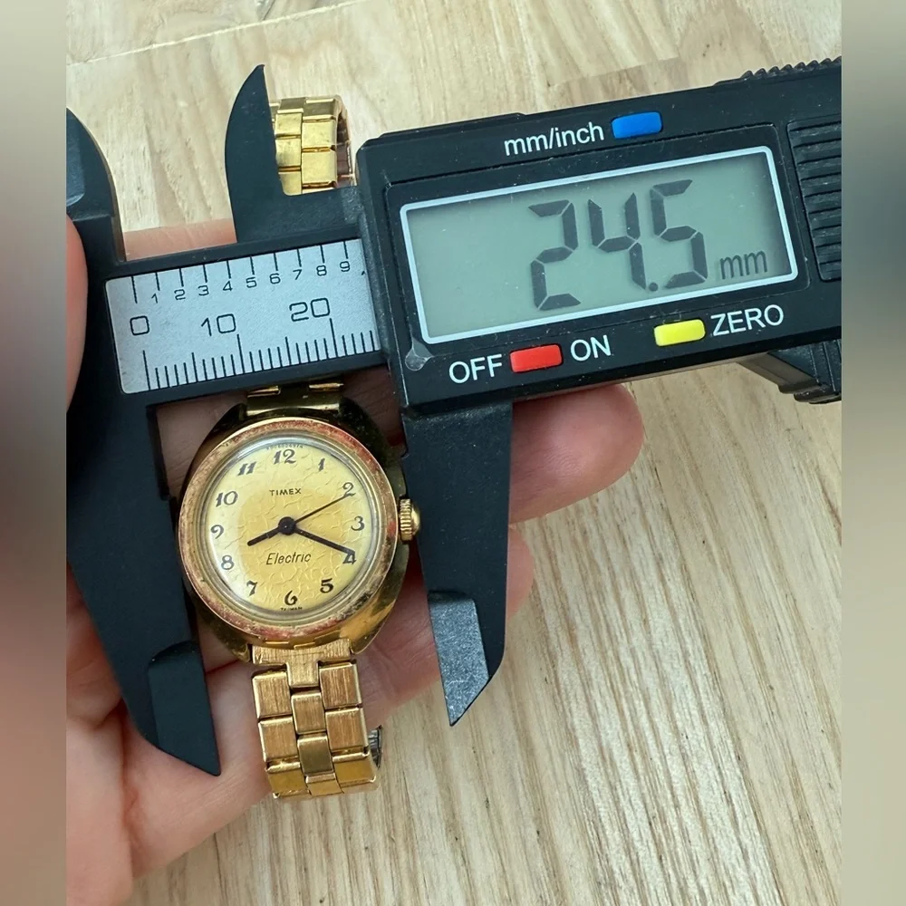 Vintage Timex electric ladies gold tone watch NEW BATTERY